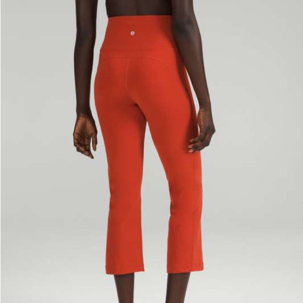 Lululemon Groove High Rise Crop - Picture 2 of 4